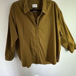 Universal Thread Green Casual Button Down Shirt